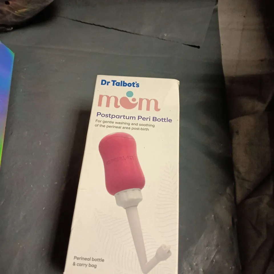 APPROXIMATELY 7 ASSORTED HEALTH AND BEAUTY ITEMS INCLUDING SELF TANNING MITT AND DR TALBOTS POSTPARTUM PERI BOTTLE 