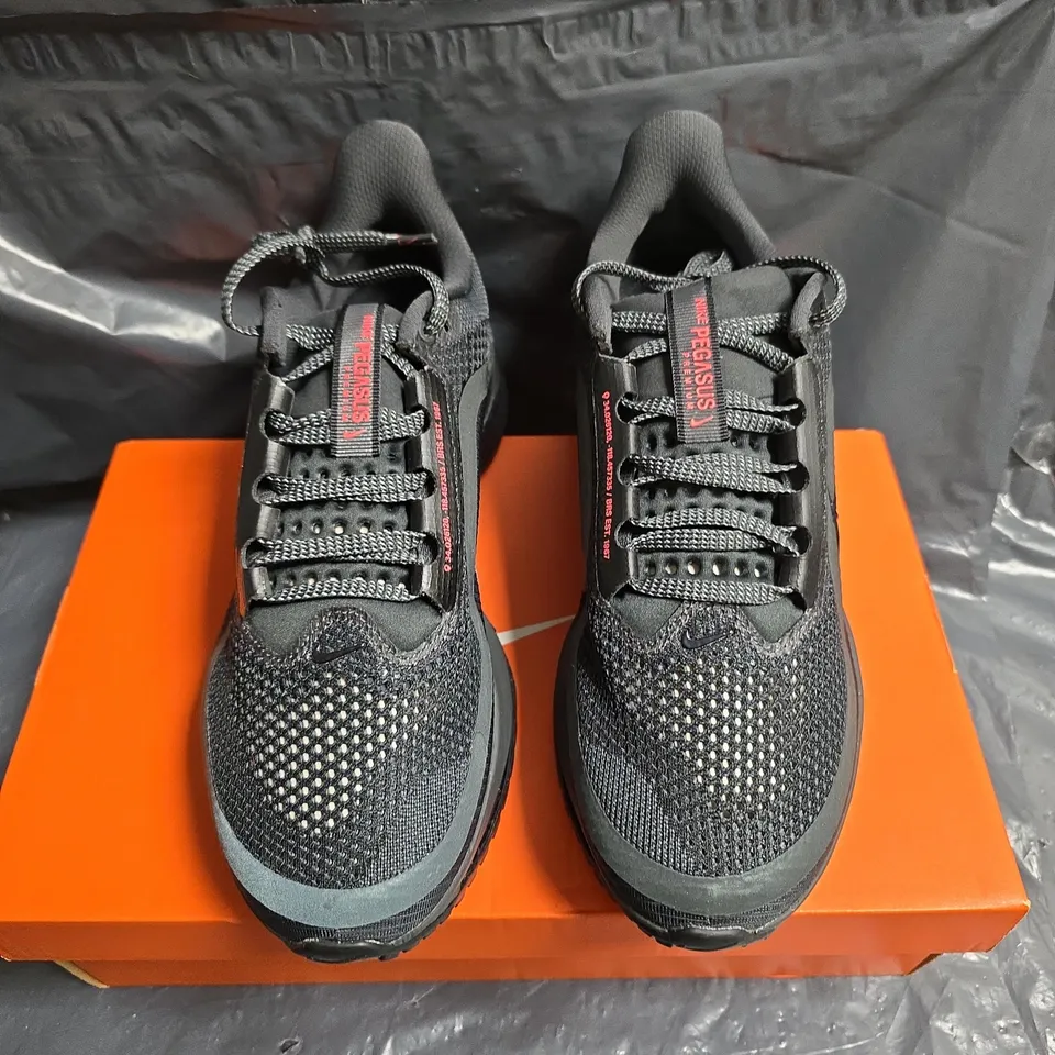 NIKE PEGASUS PREMIUM BLACK/ANTHRACITE – MEN'S TRAINERS UK 7.5 (EU 42)