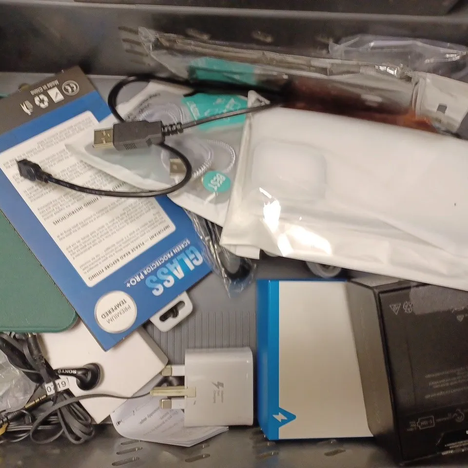 BOX OF APPROX 10 ITEMS INCLUDING LESSONS IN CHEMISTRY BOOK, GLASS GUARD PHONE SCREEN PROTECTOR AND FOLDABLE MOBILE STAND