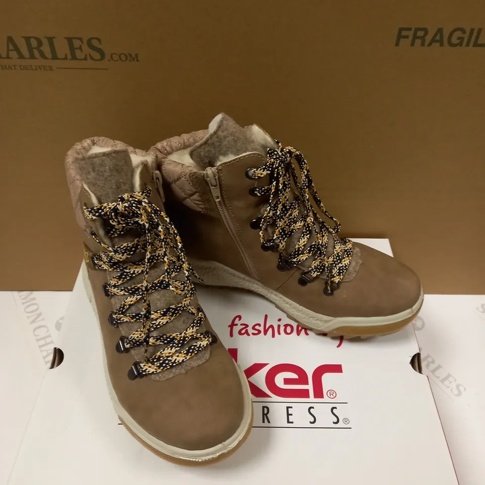 RIEKER WATER RESISTANT LACE UP BOOT SIZE 5