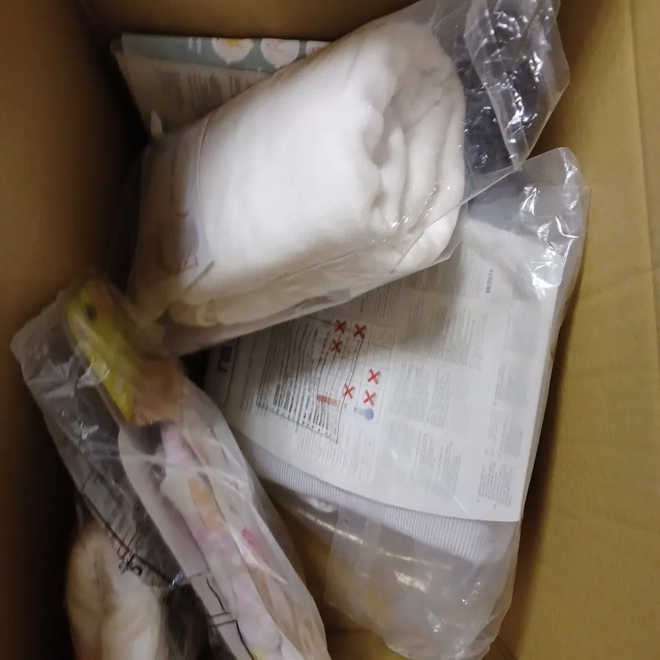 APPROXIMATELY 10 ASSORTED NEW-BORN/BABY PRODUCTS TO INCLUDE HOODED TOWEL, GROBAG, SLEEP BAG ETC	