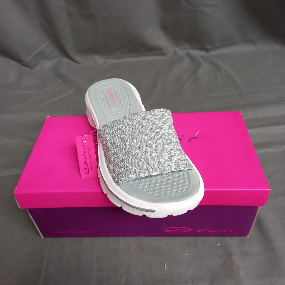 BOX OF 12 PAIRS OF DOLCIS RUTH SANDALS IN SILVER - VARIUS SIZES