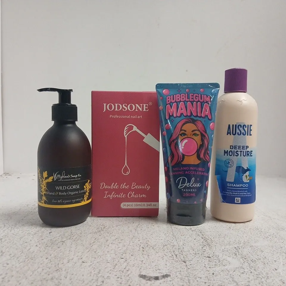 APPROXIMATELY 18 ASSORTED COSMETIC ITEMS INCLUDING VARIOUS MAKES AND BRANDS - COLLECTION ONLY