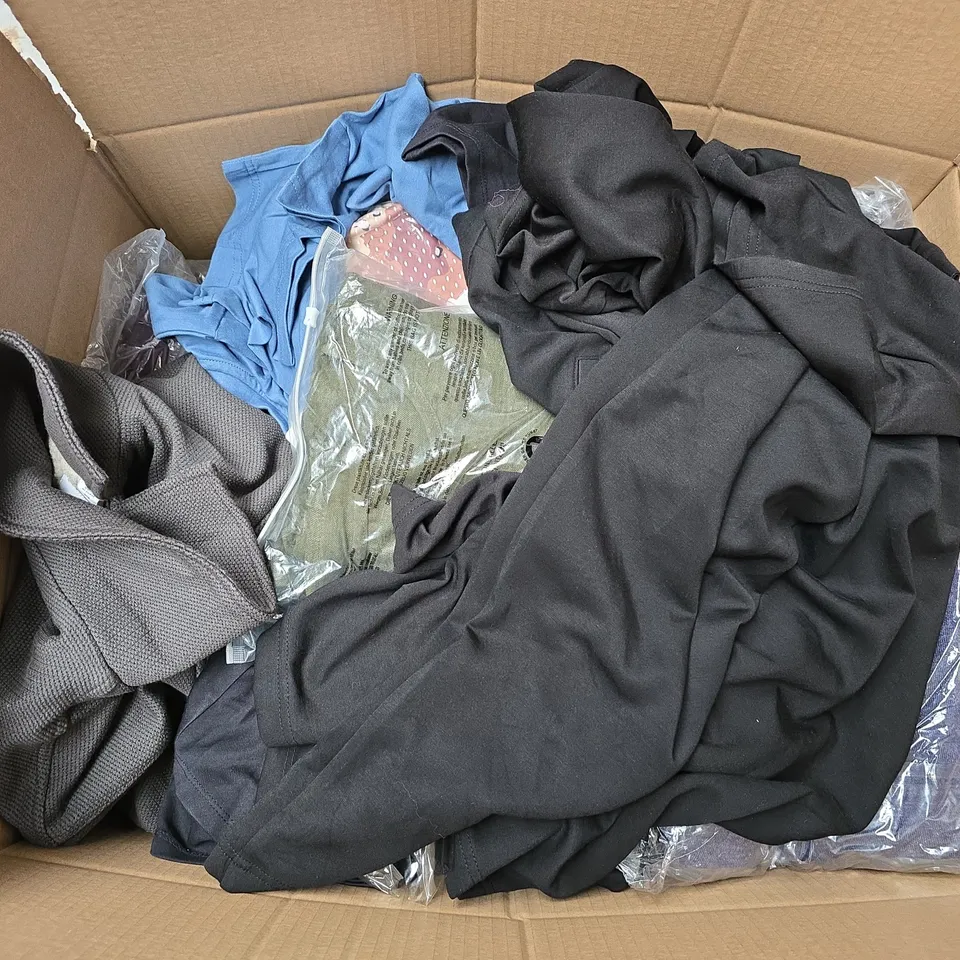 APPROXIMATELY 25 ASSORTED CLOTHING ITEMS IN VARIOUS SIZES, STYLES & COLOURS TO INCLUDE BRANDS SUCH AS HALARA, MISSYEMPIRE, STRADIVARIUS, ETC - COLLECTION ONLY