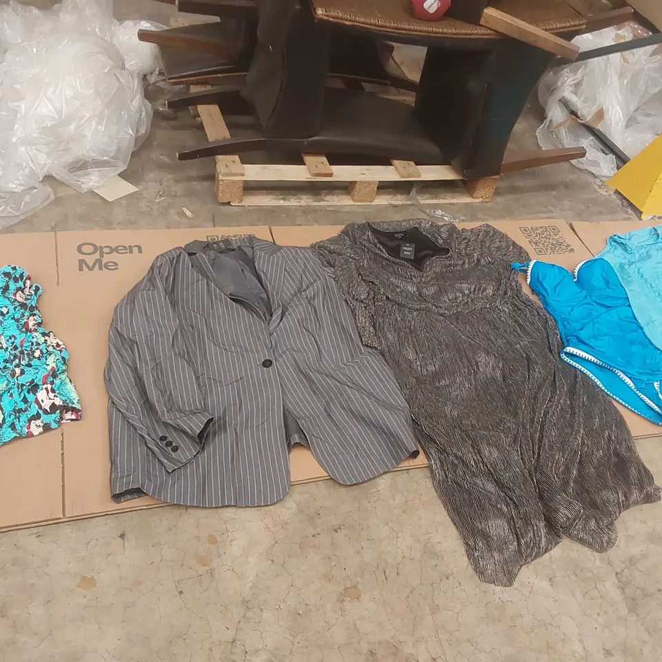 PALLET CONTAINING APPROXIMATELY 650x ASSORTED BRAND NEW DESIGNER CLOTHING ITEMS