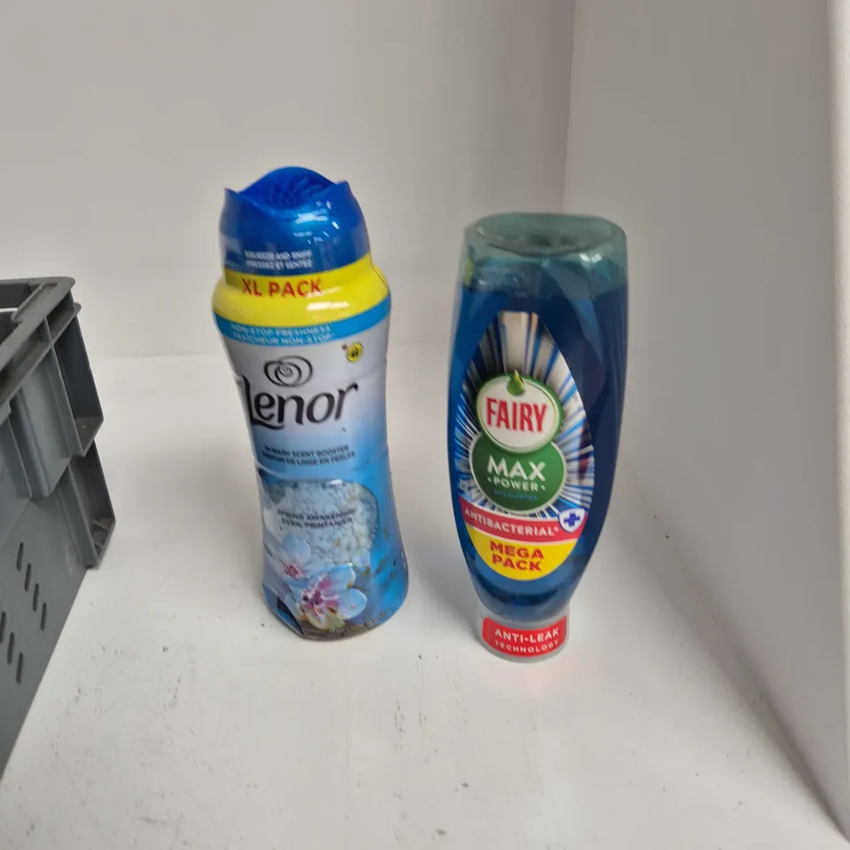 TOTE OF APPROXIMATELY 15 ASSORTED ITEMS TO INCLUDE: FAIRY AND LENOR
