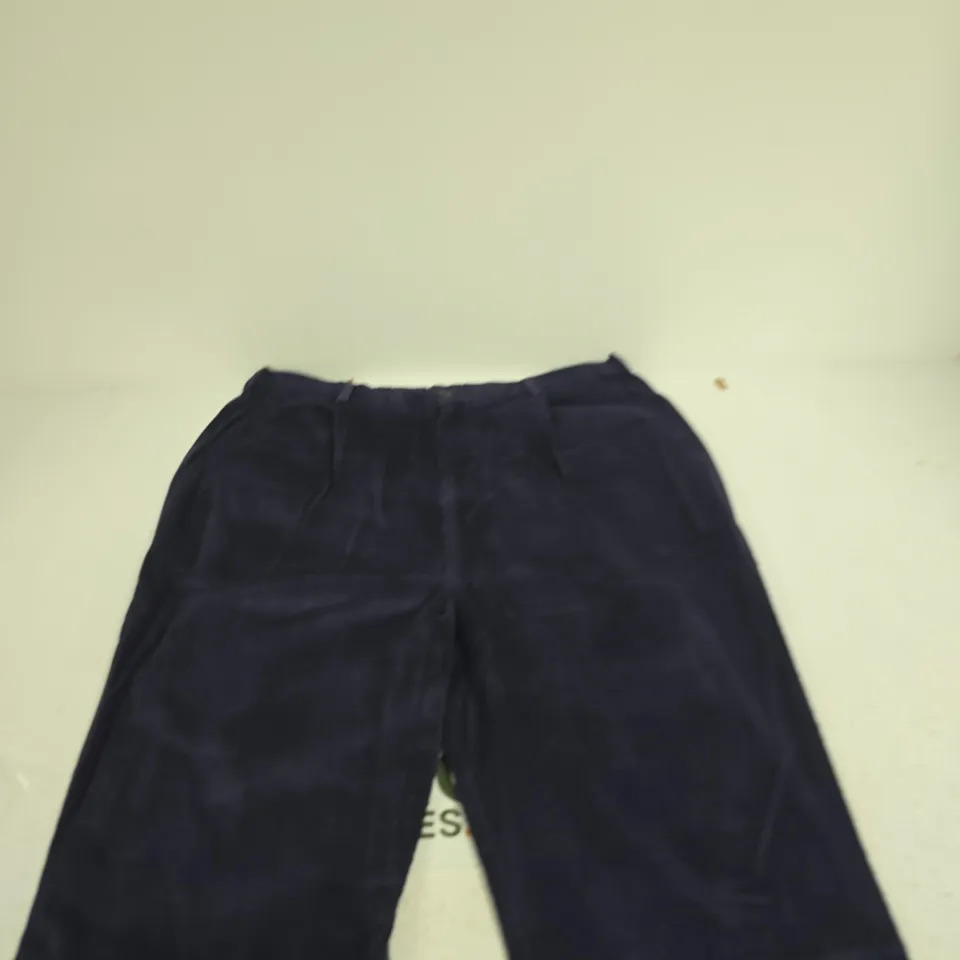 UK 18 MUDFLOWER NAVY ELASTICATED SHORTS (EU 46, US 14)