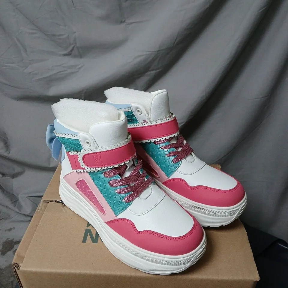 KOI HIGH-TOP SNEAKERS – PINK, WHITE & TEAL SIZE 37