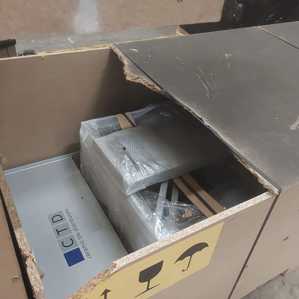 PALLET CONTAINING COMMERCIAL DISPLAY UNIT PARTS