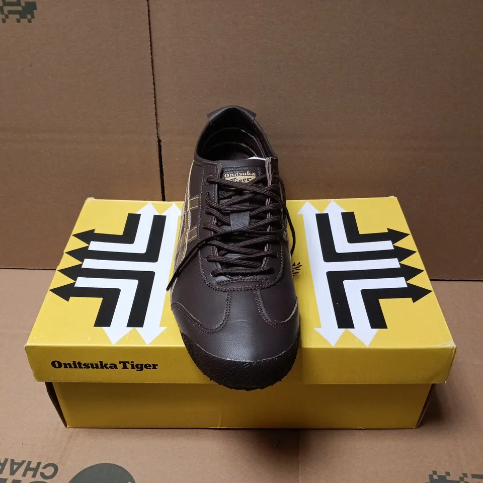 BOXED PAIR OF ONITSUKA TIGER MEXICO 66 SD TRAINERS IN LICORICE BROWN/CHAMPAGNE - UK 6.5