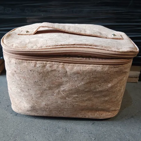 PALLET OF APPROXIMATELY 160 CORK COSMETIC BAG WITH ZIP – NATURAL