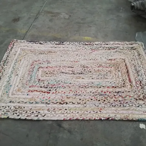 QUALITY DESIGNER AREA RUG - APPROXIMATELY 152X91CM