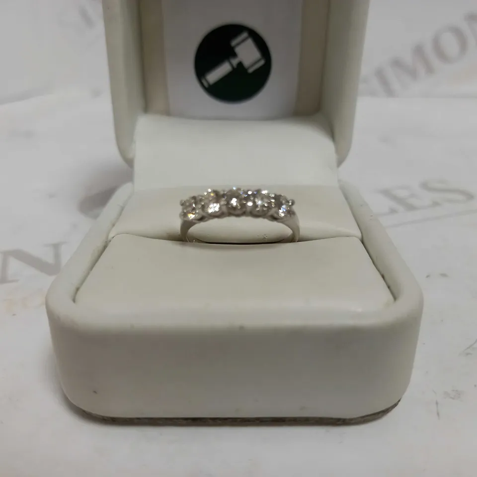 DESIGNER 18CT WHITE GOLD FIVE STONE RING SET WITH DIAMONDS WEIGHING +-0.87CT