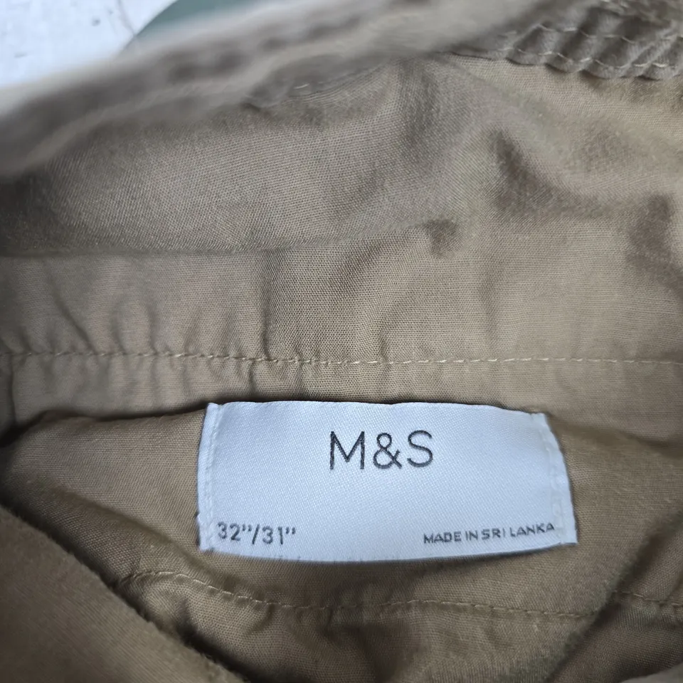 M&S MEN'S CARGO TROUSERS – BEIGE, WAIST 32IN, INSEAM 31IN