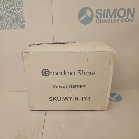 BOXED GRANDMA SHARK VELVET HANGER SET (40 HANGERS)