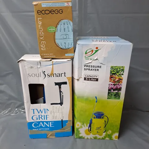APPROXIMATELY 15 ASSORTED HOUSEHOLD ITEMS TO INCLUDE WALKING CANE, PRESSURE SPRAYER AND A LAUNDRY EGG