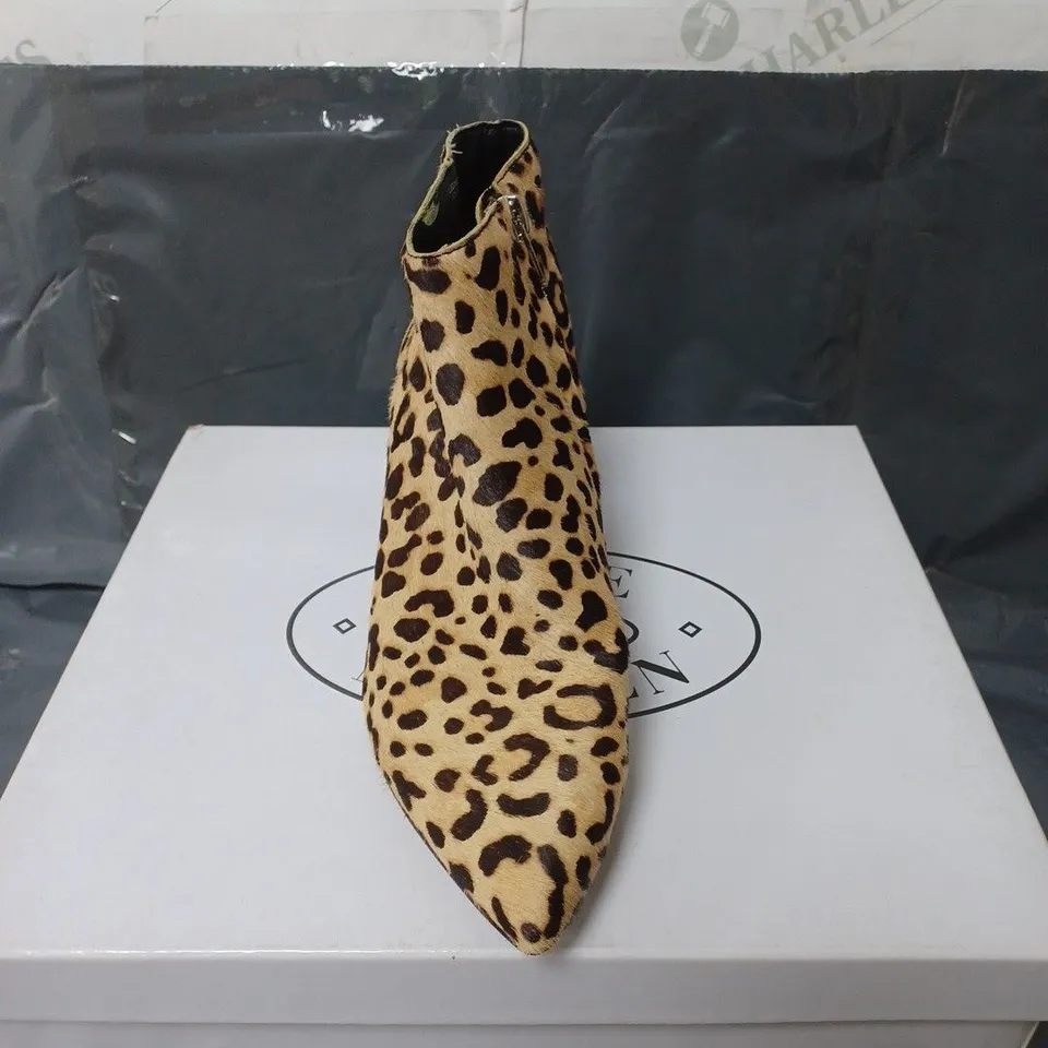 BOXED PAIR OF STEVE MADDEN LUCINDA LEOPARD PRINT ANKLE BOOTS SIZE 36