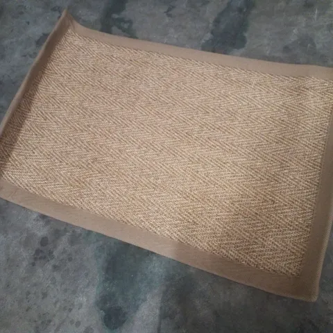 QUALITY DESIGNER AREA RUG APPROXIMATELY 60×90CM