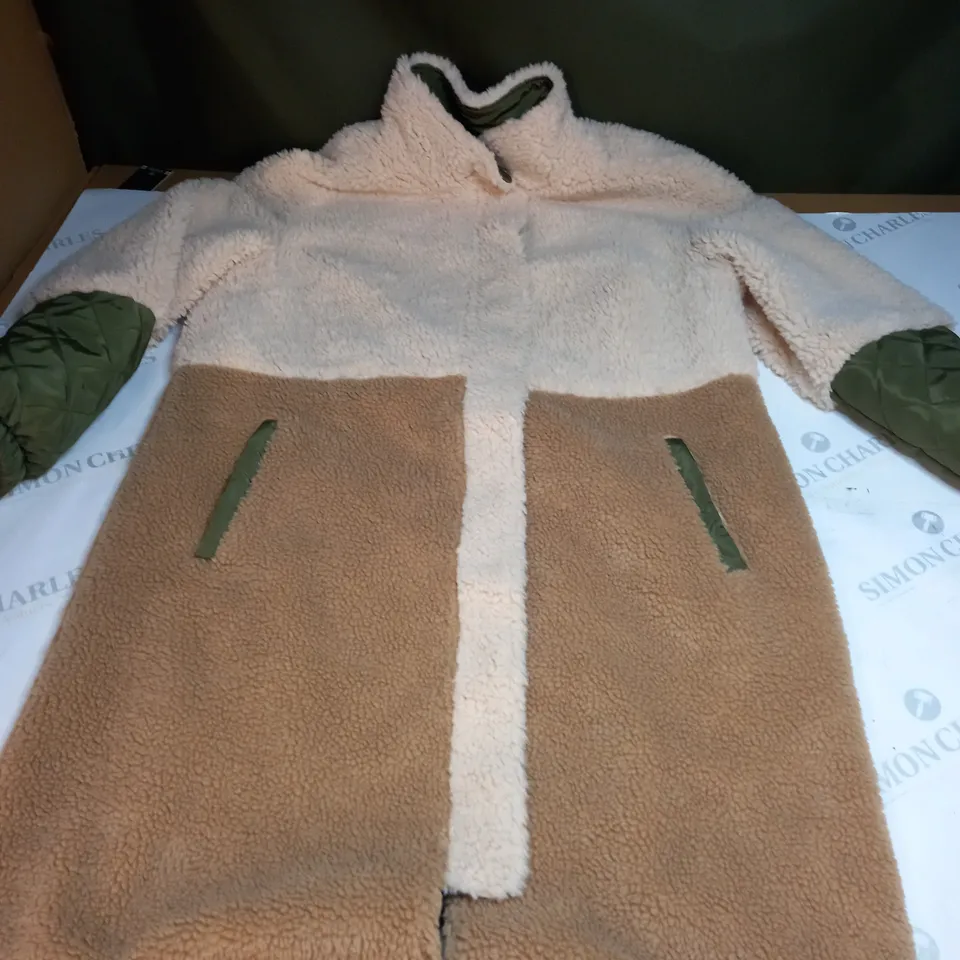 FLEECED BUTTONE HOODLESS COAT SIZE UNSPECIFIED