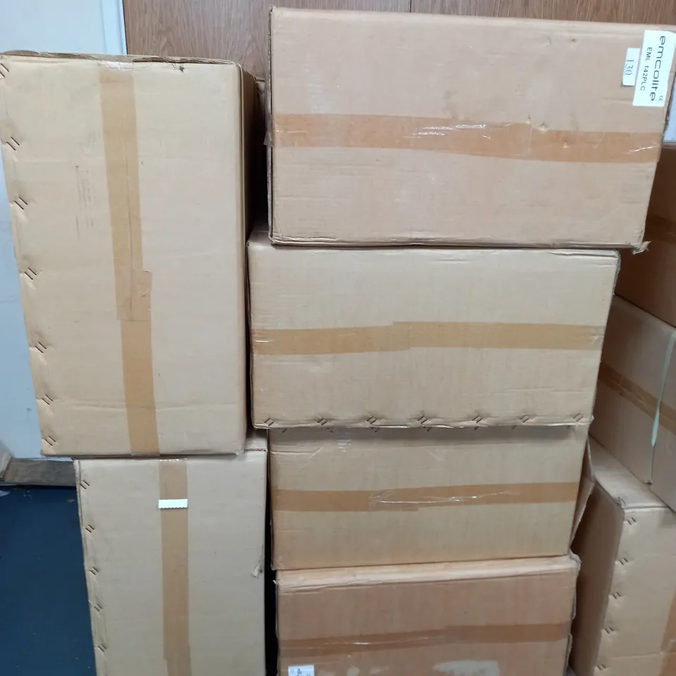 APPROXIMATELY 6 BOXES ( 10 PER BOX ) OF EMCOLITE EML 142 PLC LAMPS