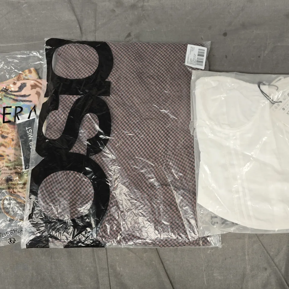 APPROXIMATELY 25 ASSORTED CLOTHING AND FASHION PRODUCTS IN VARIOUS STYLES AND SIZES - COLLECTION ONLY