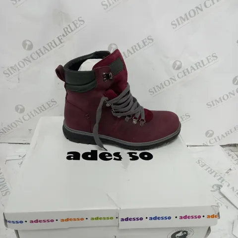 BOXED PAIR OF ADESSO WATERPROOF HIKING BOOTS DRY ROSE SIZE 6