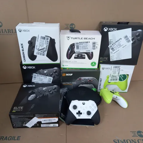 APPROXIMATELY 10 ASSORTED XBOX CONTROLLERS TO INCLUDE ELITE SERIES 2