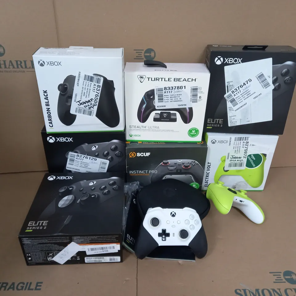 APPROXIMATELY 10 ASSORTED XBOX CONTROLLERS TO INCLUDE ELITE SERIES 2