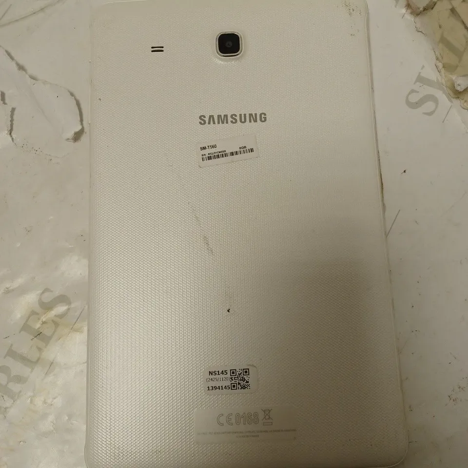 SAMSUNG SM-T560 TABLET