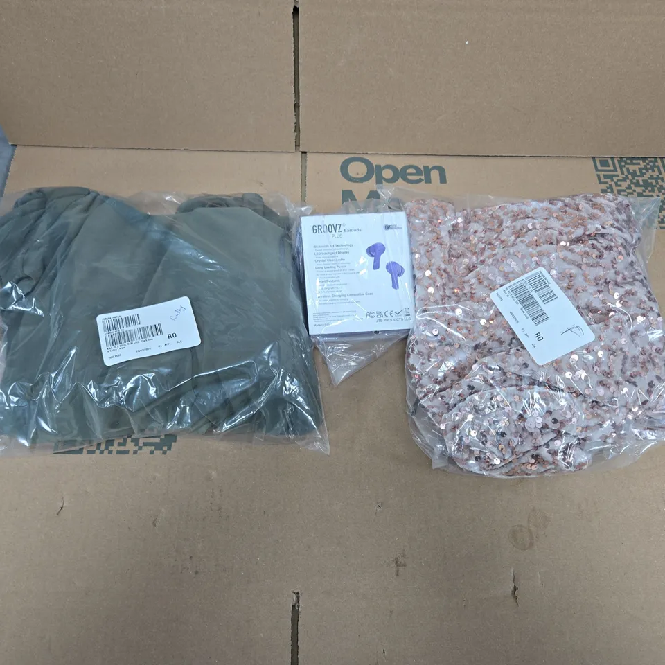 LARGE QUANTITY OF ASSORTED ITEMS TO INCLUDE AN ASSORTMENT OF CLOTHES, GROOVZ EARPHONES, ETC - COLLECTION ONLY