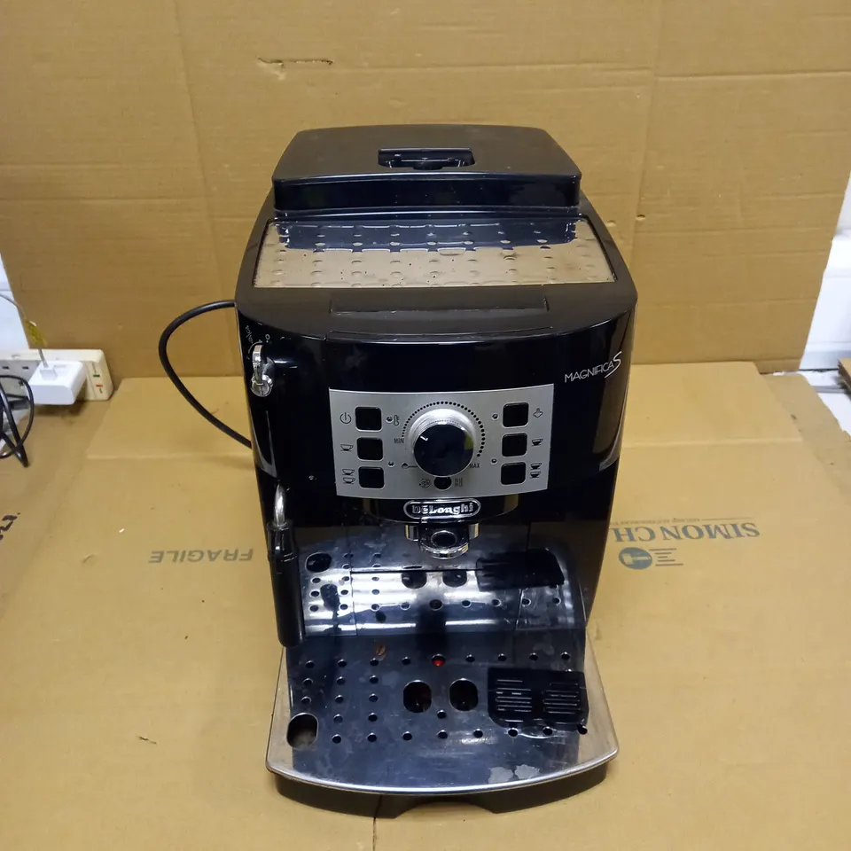 DELONGHI MAGNIFICA S COFFEE MACHINE