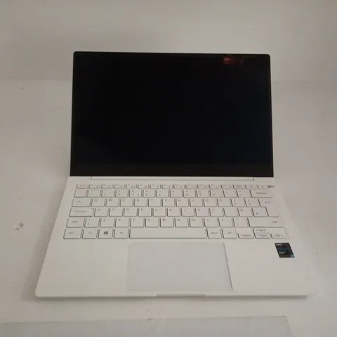 SAMSUNG GALAXY BOOK PRO WHITE BOXED WITH ACCESSORIES