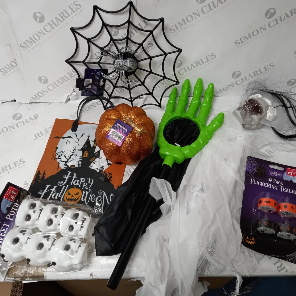 BOX OF APPROX 15 ASSORTED HALLOWEEN ITEMS TO INCLUDE GHOST BRIDE, SWEET POTS, DECORATIVE PUMPKIN, ETC. 