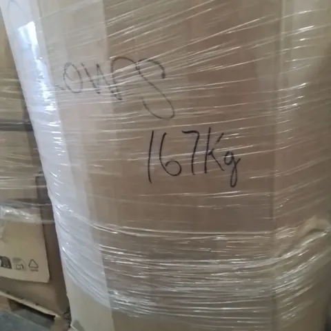 PALLET CONTAINING A LARGE QUANTITY OF PILLOWS 
