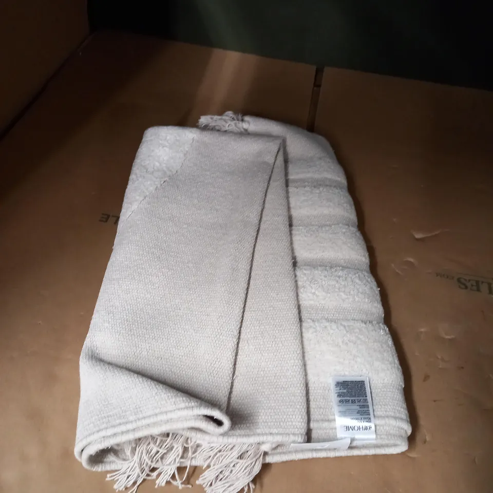 H&M CREAM RUG 