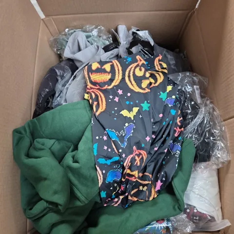 LARGE BOX OF ASSORTED CLOTHING ITEMS IN VARIOUS SIZES, STYLES AND COLOUR 