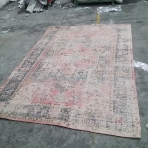 QUALITY DESIGNER AREA RUG - APPROXIMATELY 290X200