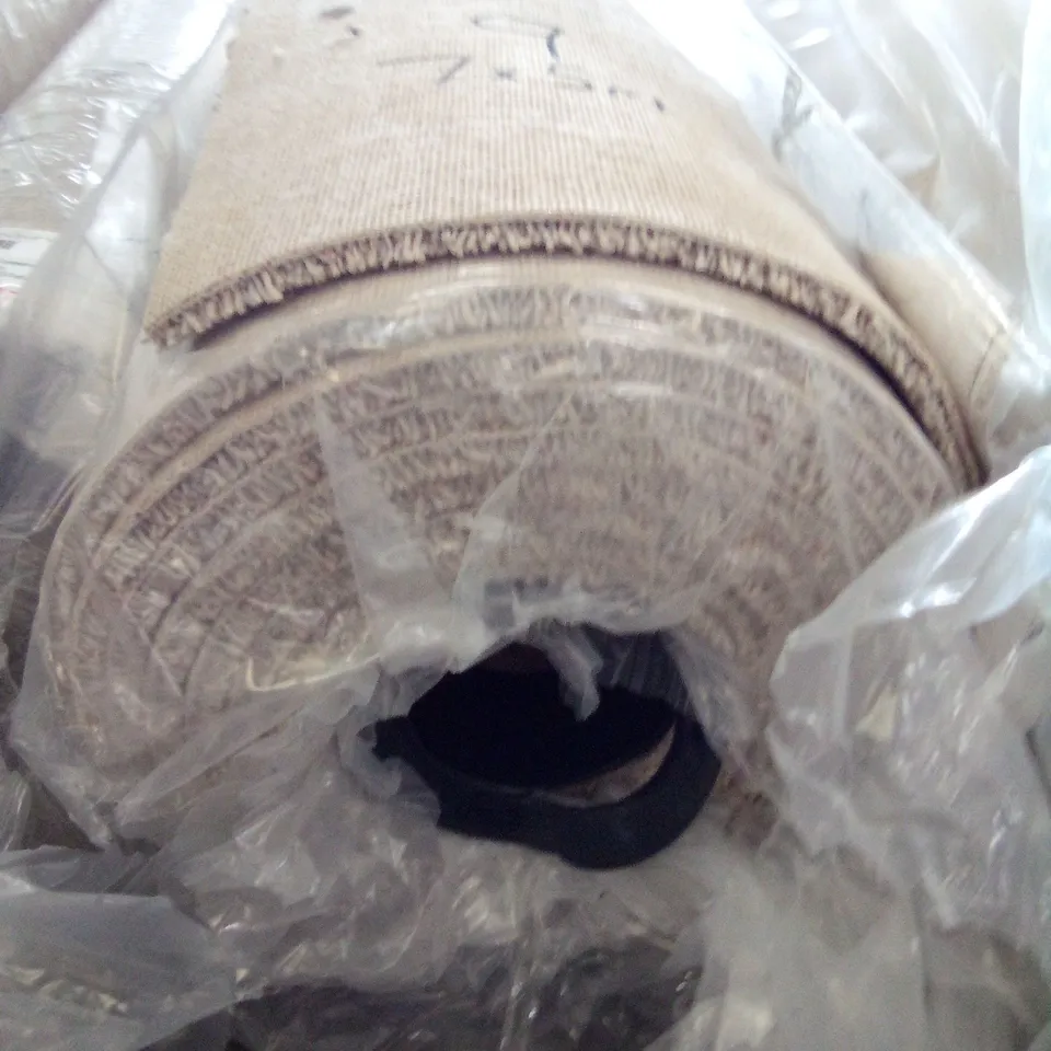 ROLL OF QUALITY STRATHMORE BERBER MINERAL 7*4M