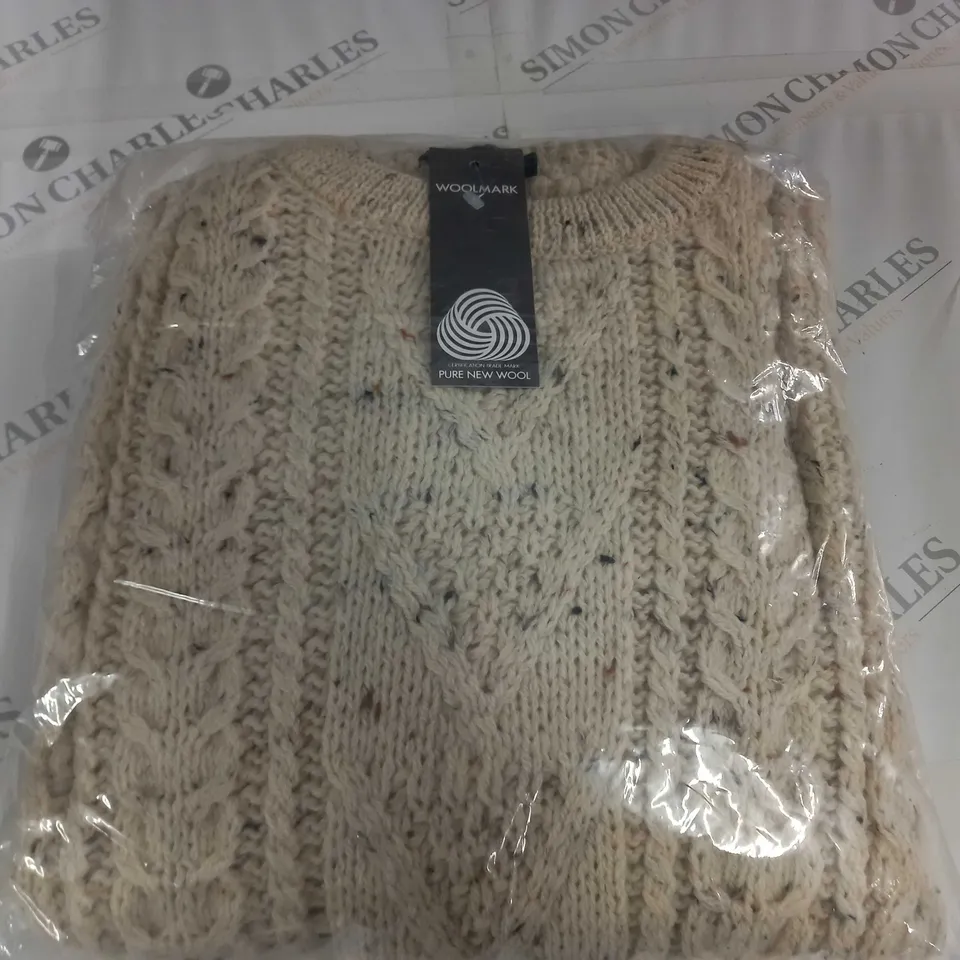 WOOLMARK PURE NEW WOOL JUMPERS IN ECRU - L