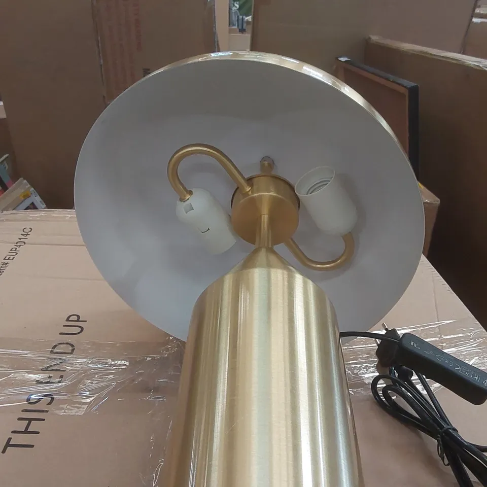GLOBO METAL TABLE LAMP