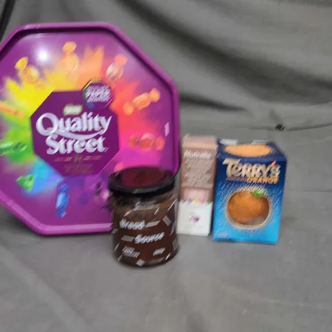 APPROXIMATELY 10 ASSORTED FOOD AND DRINK ITEMS TO INCLUDE BREAD SAUCE APPLE CHUTNEY, QUALITY STREET AND NUTRALIS LIQUID DROPS