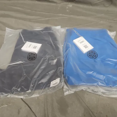 APPROXIMATELY 22 ASSORTED BAGGED CLOTHING ITEMS IN VARIOUS SIZES TO INCLUDE UNISEX GET YOUR COLD ON SHORTS IN NAVY & UNISEX BRASS MONKEY JOGGERS IN BLUE