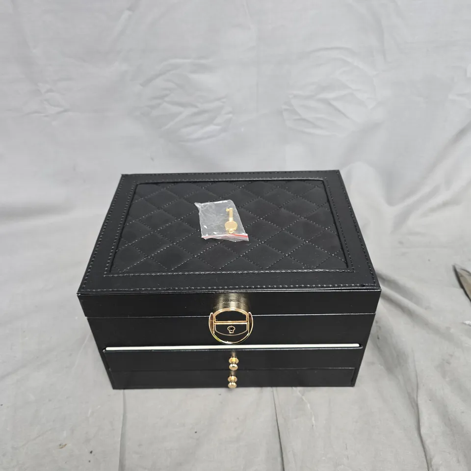 JEWELLERY BOX WITH KEY