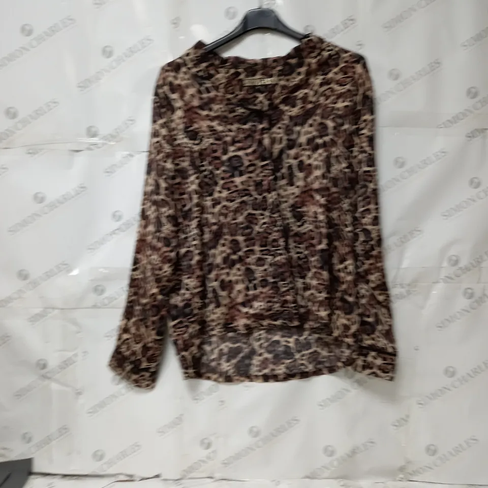 BOX OF APPROXIMATELY 10 WOMEN'S CLOTHING INCLUDING DRESSES, PANTS, TOPS ETC 