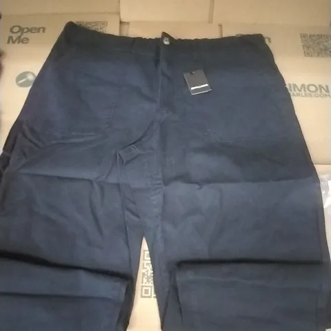 PALLET OF BRAND NEW WOMENS QUALITY DESIGNER CLOTHES APPROXIMATELY 120  TO INCLUDE; JEANS, JUMPERS, TOPS ETC