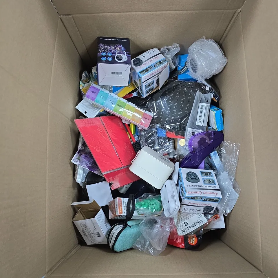 BOX OF APPROXIMATELY 25 ITEMS TO INCLUDE: A4 PAPER AND COMBINATION PADLOCK