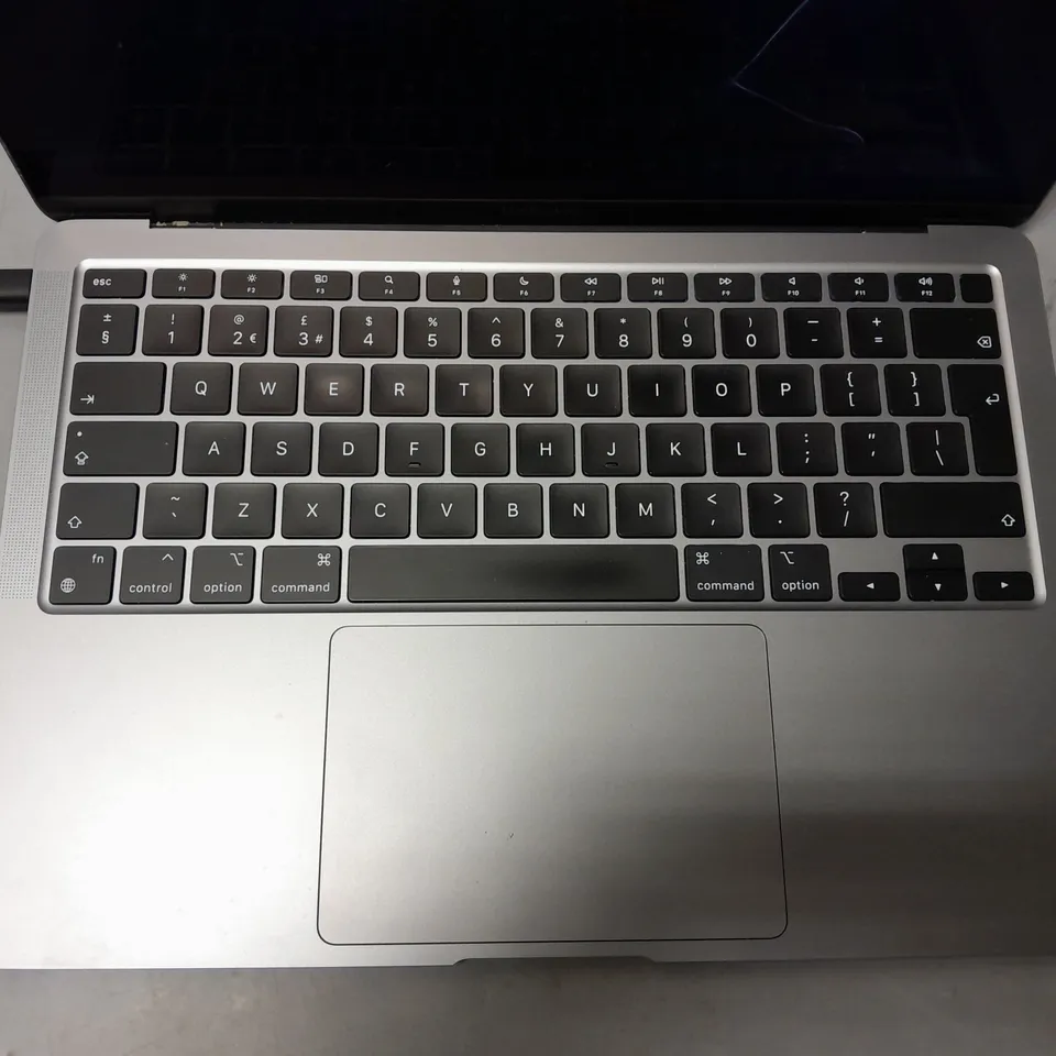 APPLE MACBOOK AIR - A2337 