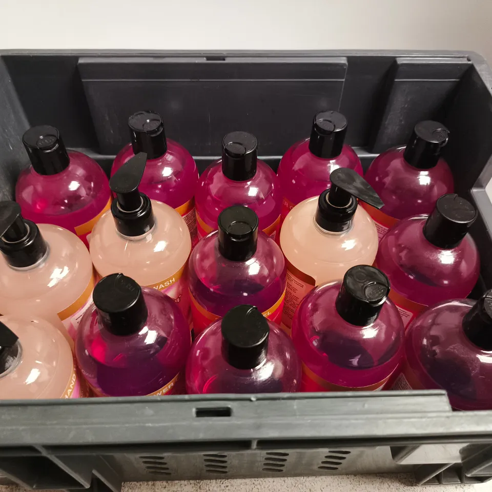 APPROXIMATELY 15 FABULOSA SHOWER GELS