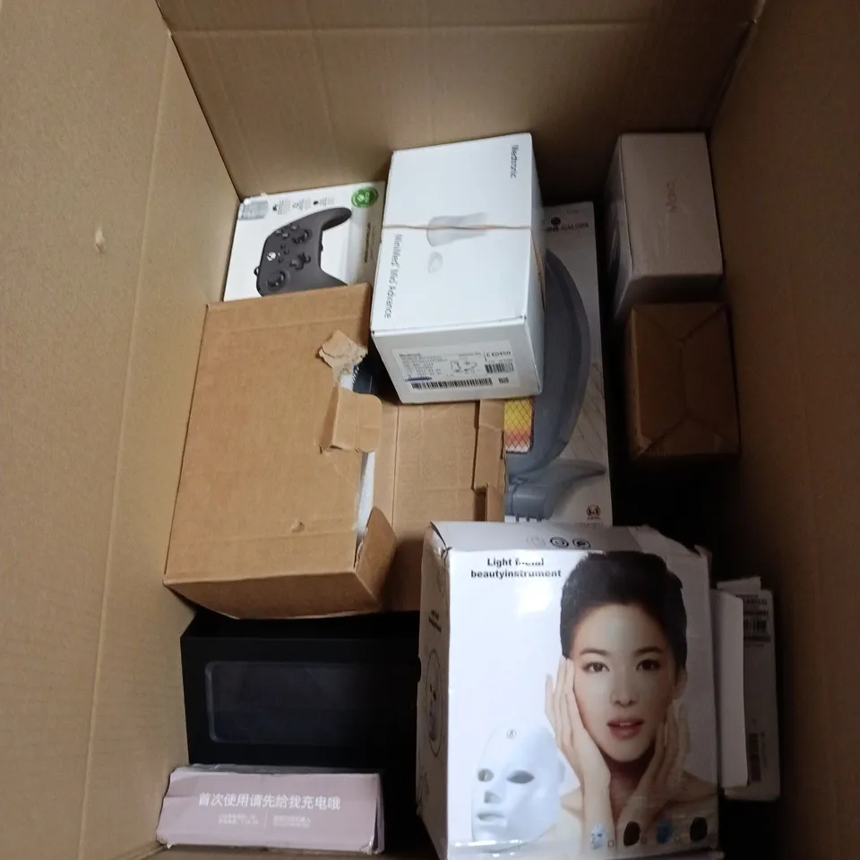 BOX OF APPROXIMATELY 12 ASSORTED ELECTRICAL ITEMS INCLUDING WIRELESS CONTROLLER , MEDTRONIC MINIMED MIO ADVANCE AND LIGHT FACIAL BEAUTY INSTRUMENT