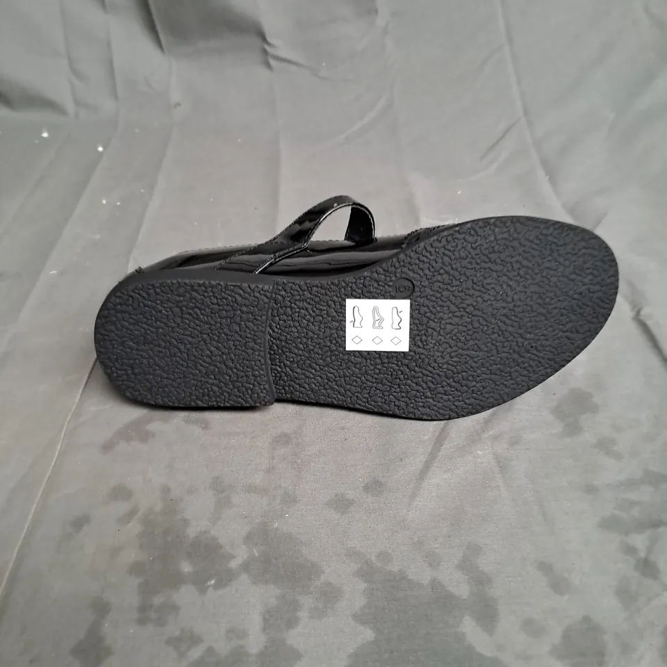 BOXED LOT OF APPROX. 15 PAIRS OF LILLEY BLACK PATENT GIRLS SCHOOL SHOES VARIOUS SIZES